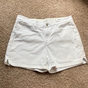 Nicole Miller 5” Inseam High Rise White Shorts Size 12 Stretch